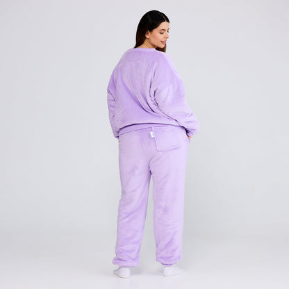 size: Serena is 180cm wearing a size L/XL