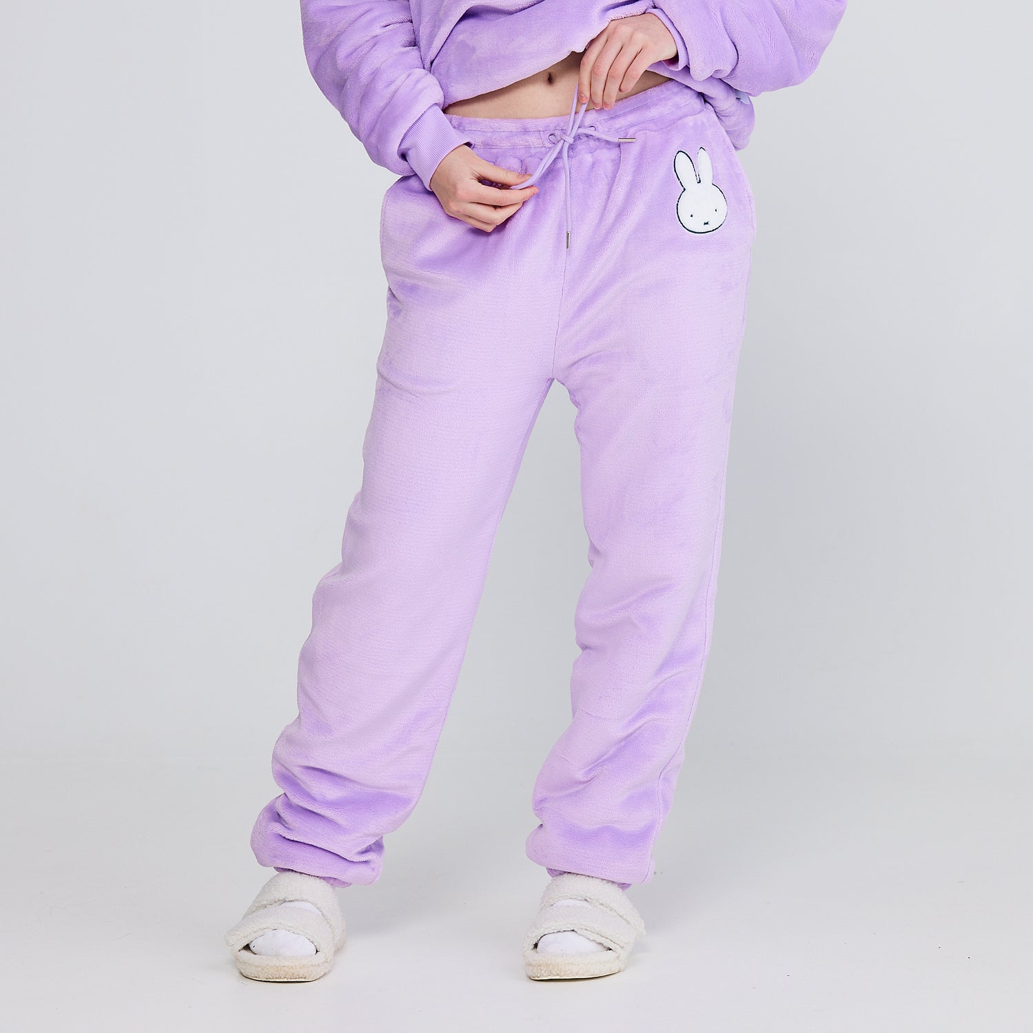 size: Jess is 173cm wearing a size S/M