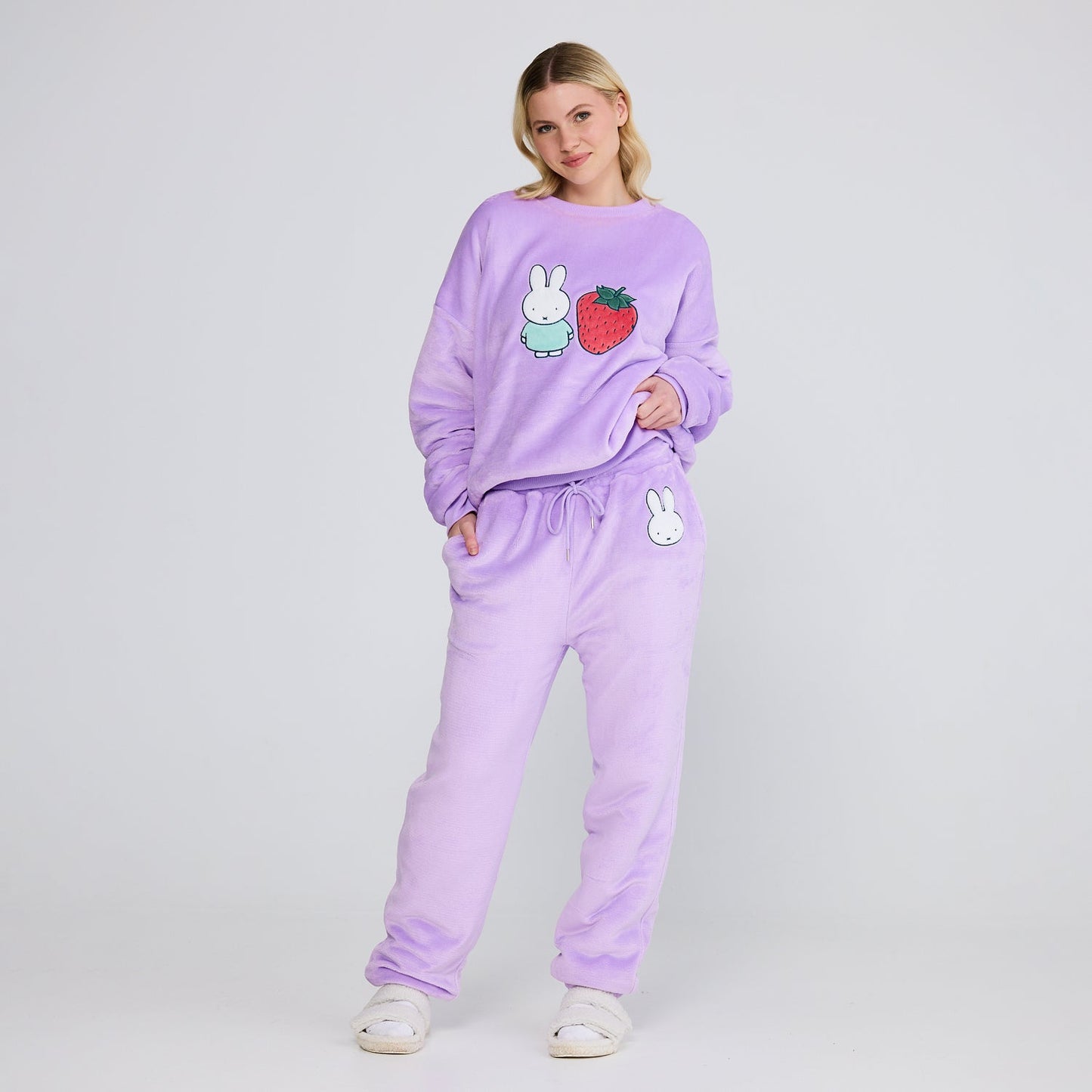 size: Jess is 173cm wearing a size S/M