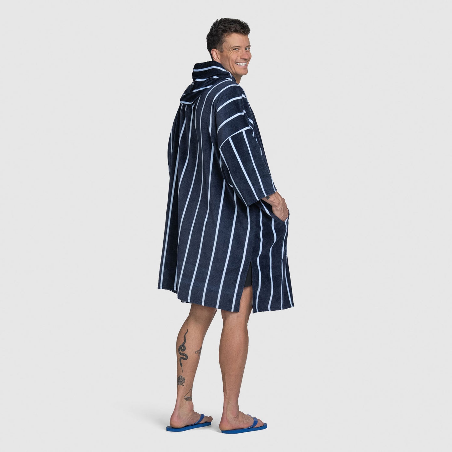 size: Sam is 188cm wearing a size S-XL