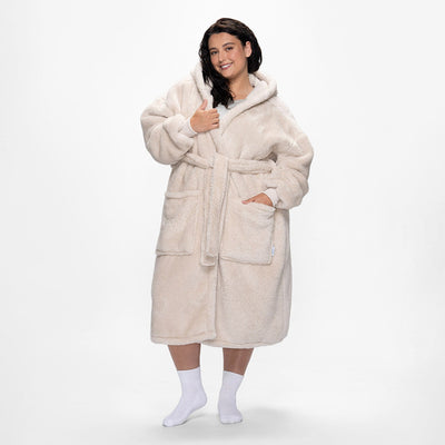 size: Aaliyah is 183cm wearing a size L/XL