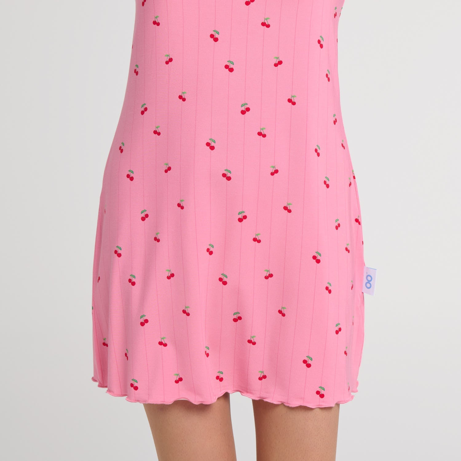 size: Lilly is 172cm wearing S