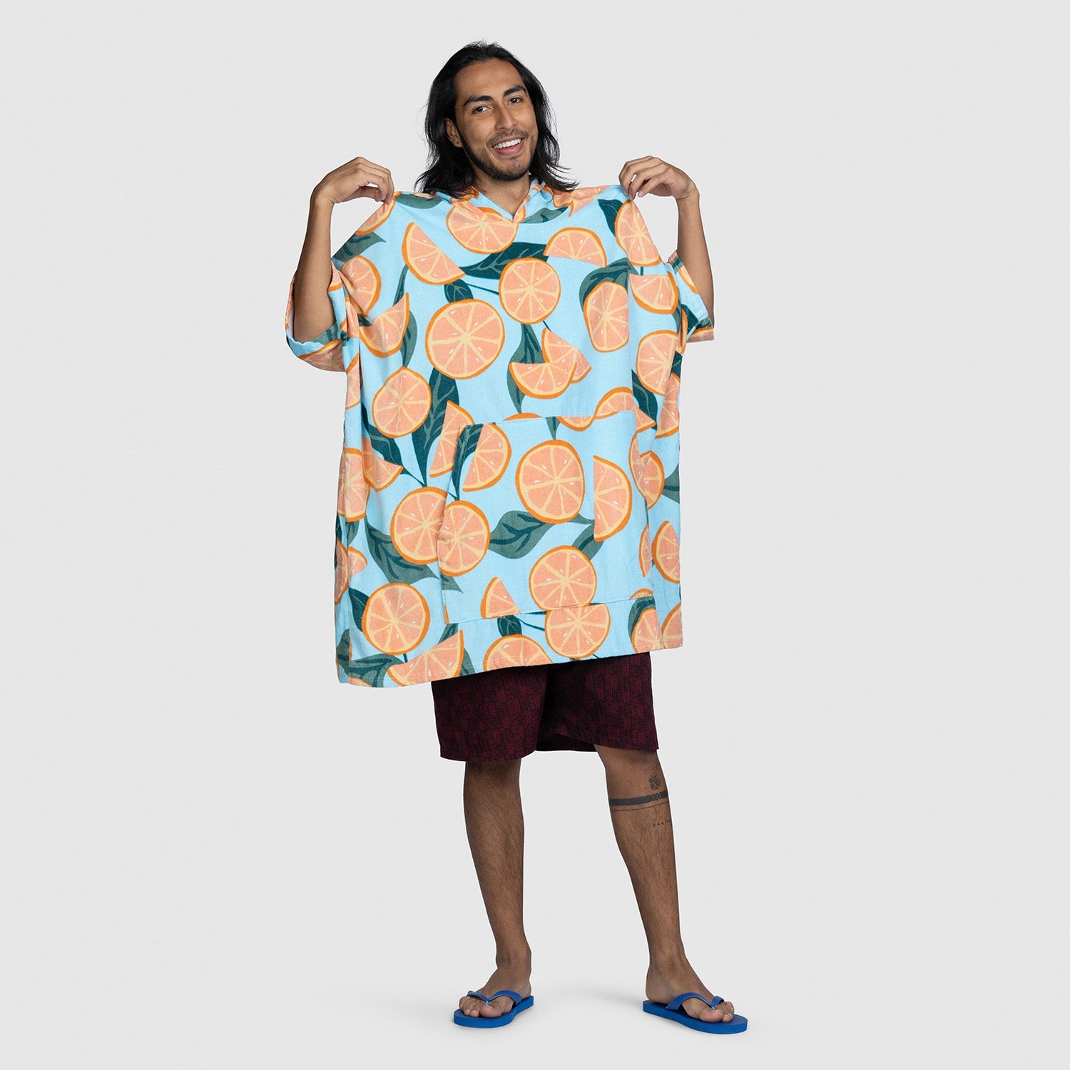 size: Martin is 186cm wearing a size S-XL