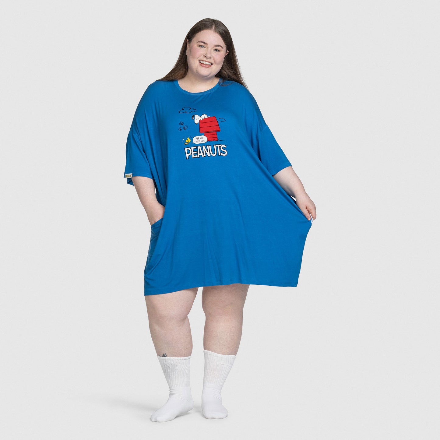 size: Lucy is 175cm wearing a size S/XL