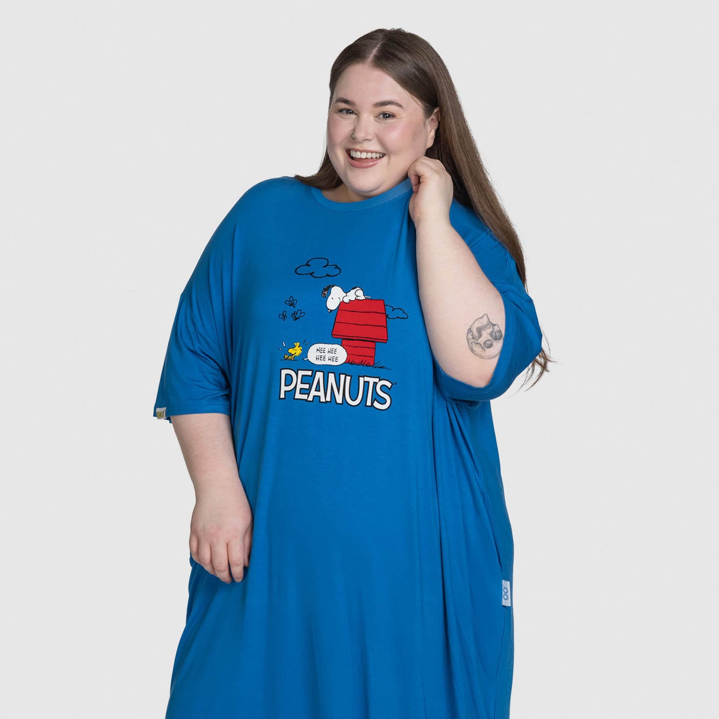 size: Lucy is 175cm wearing a size S/XL
