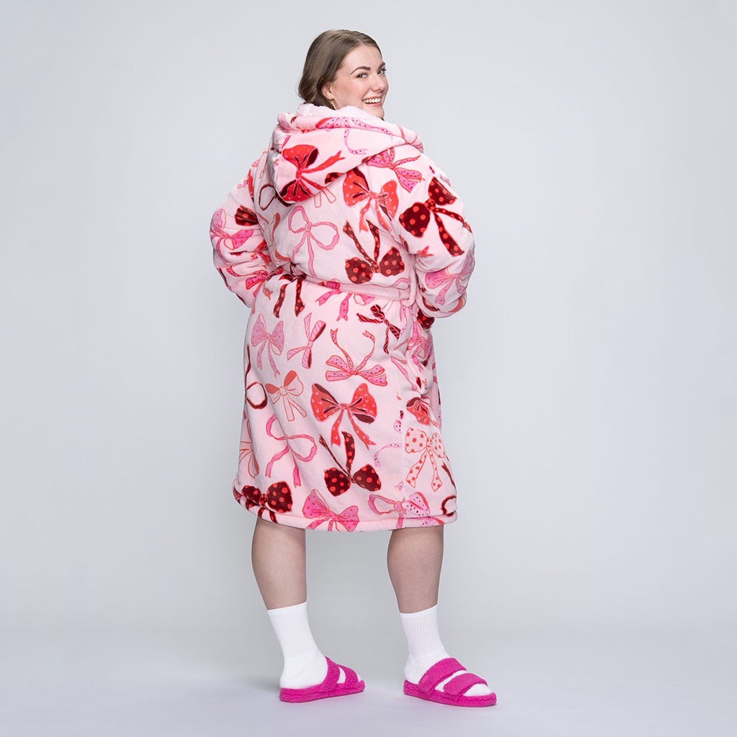 size: Tayla is 169cm wearing a size L/XL