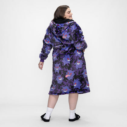 size: Claudia is 173cm wearing a size L/XL