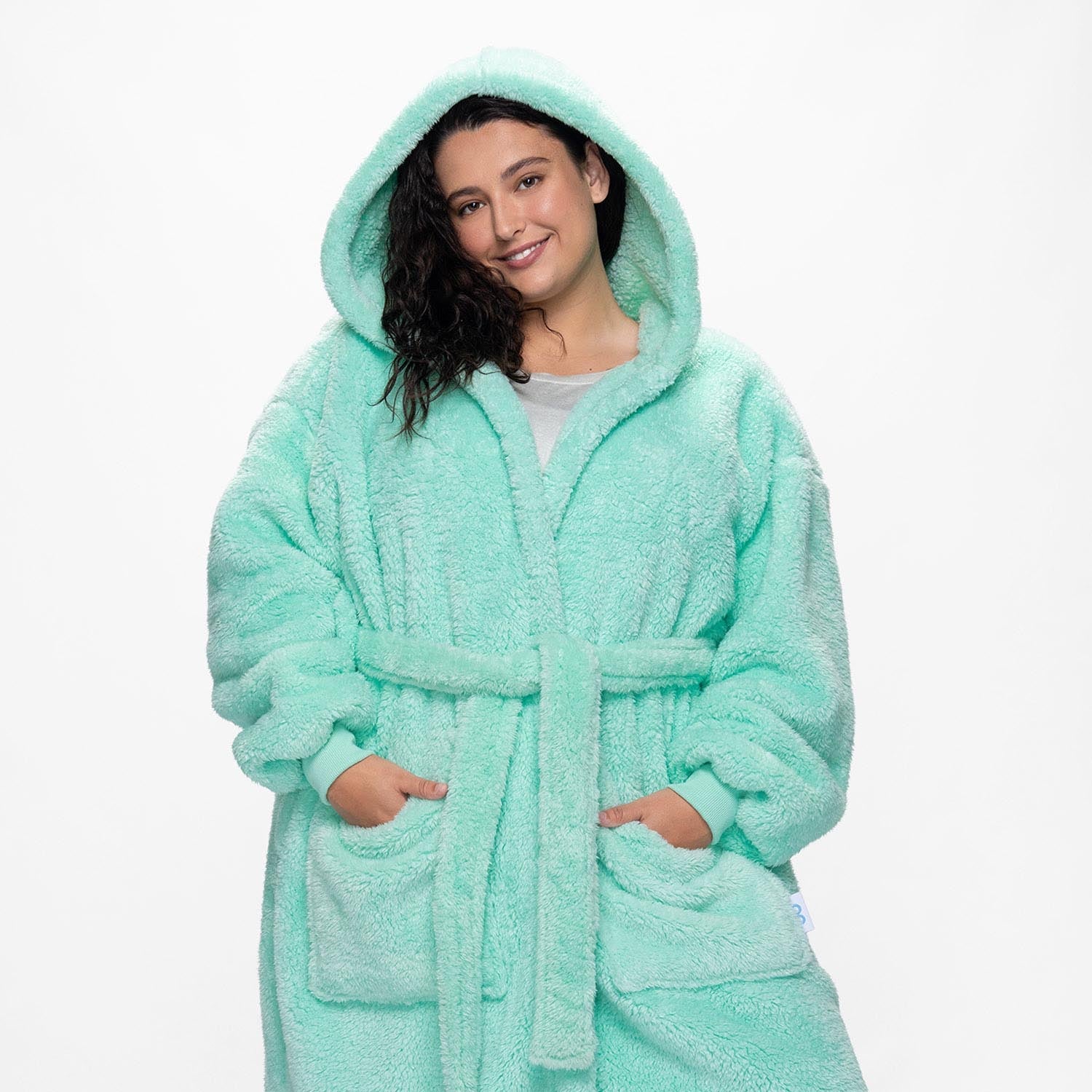 size: Aaliyah is 183cm wearing a size L/XL
