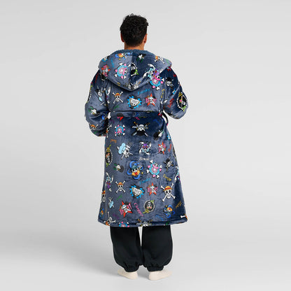 size: Renato is 179cm wearing a size L/XL
