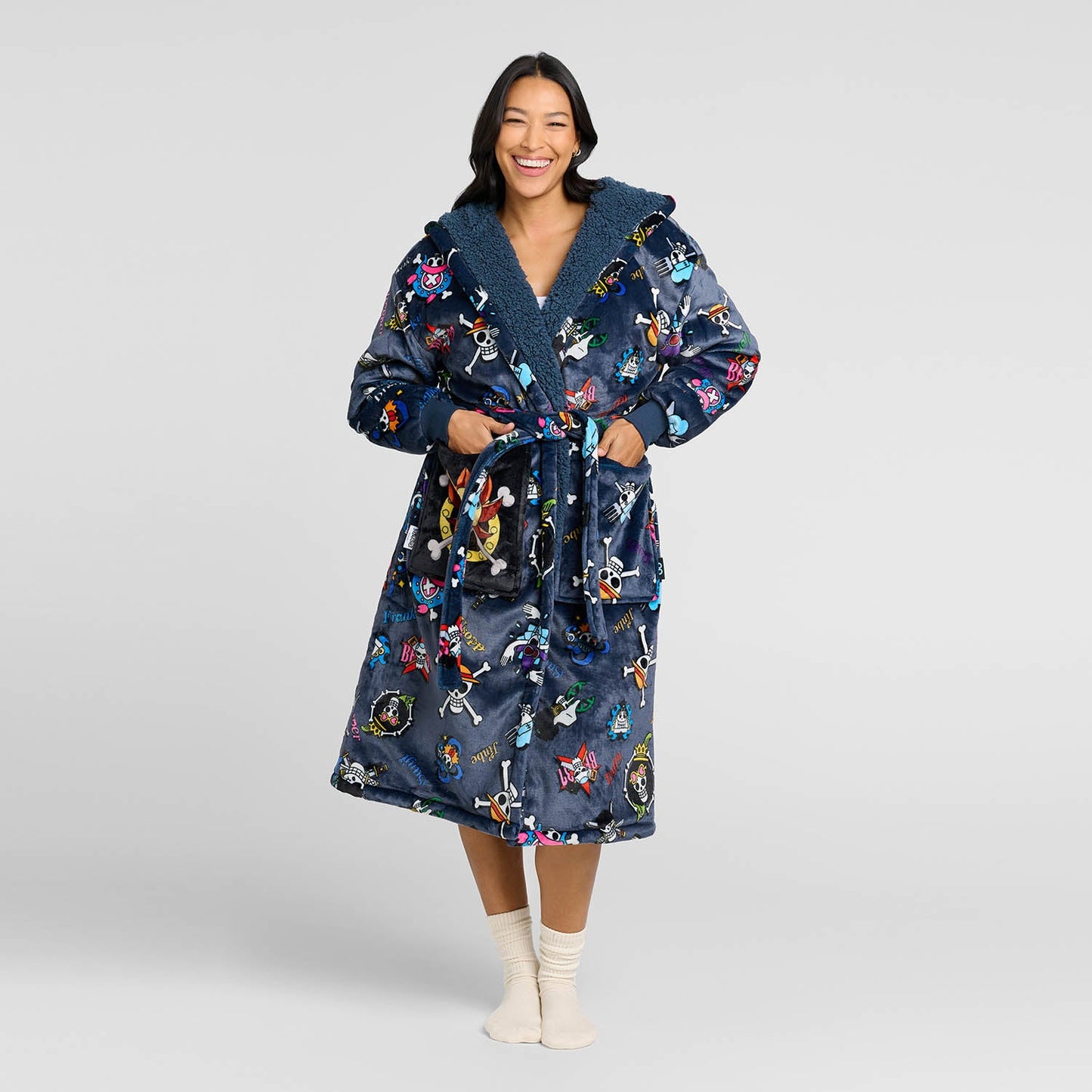size: Alejandra is 172cm wearing a size L/XL