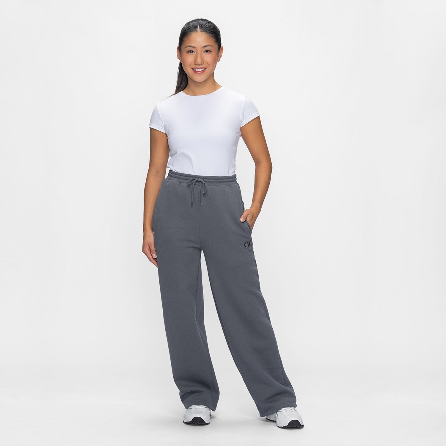 size: Yeryn is 165cm wearing a size XXS/XS