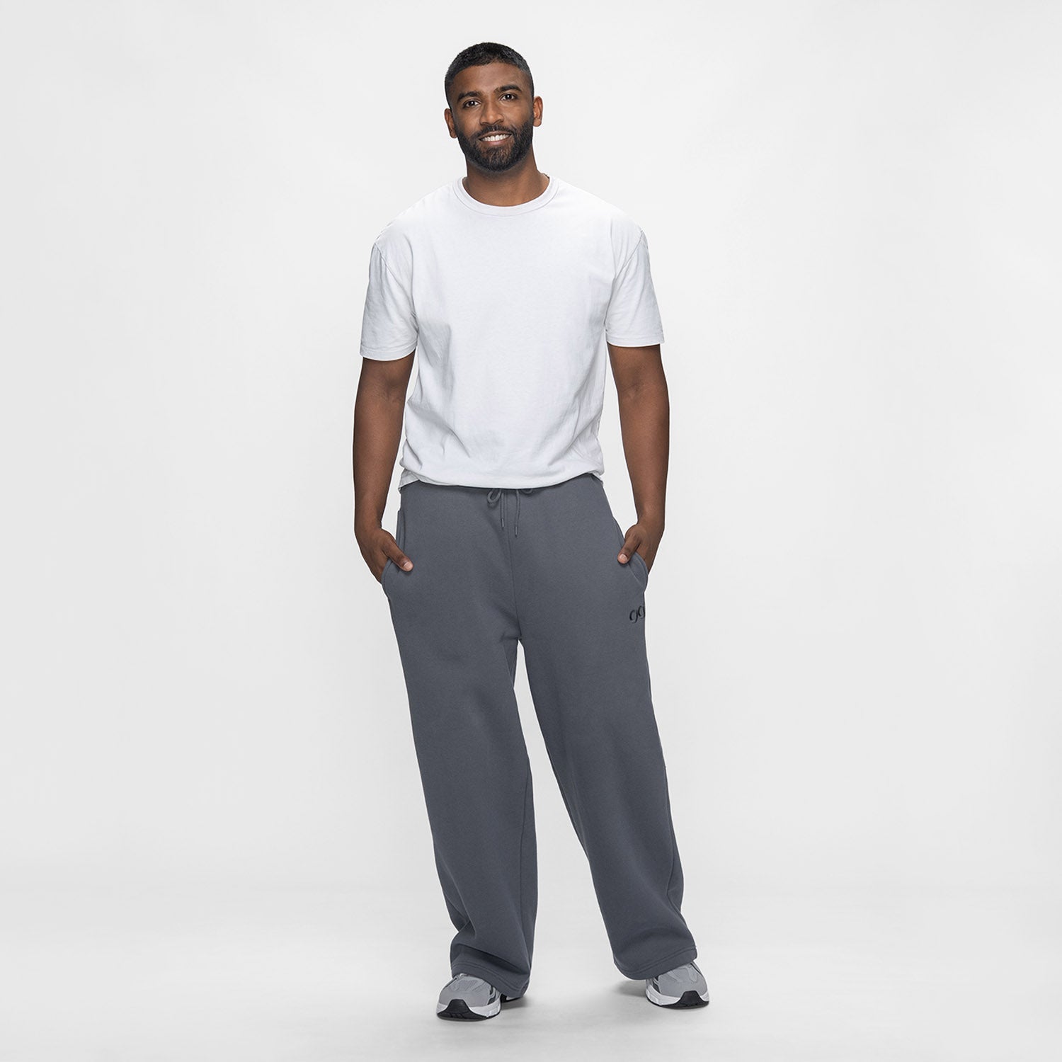 size: Sudev is 185cm wearing a size L/XL