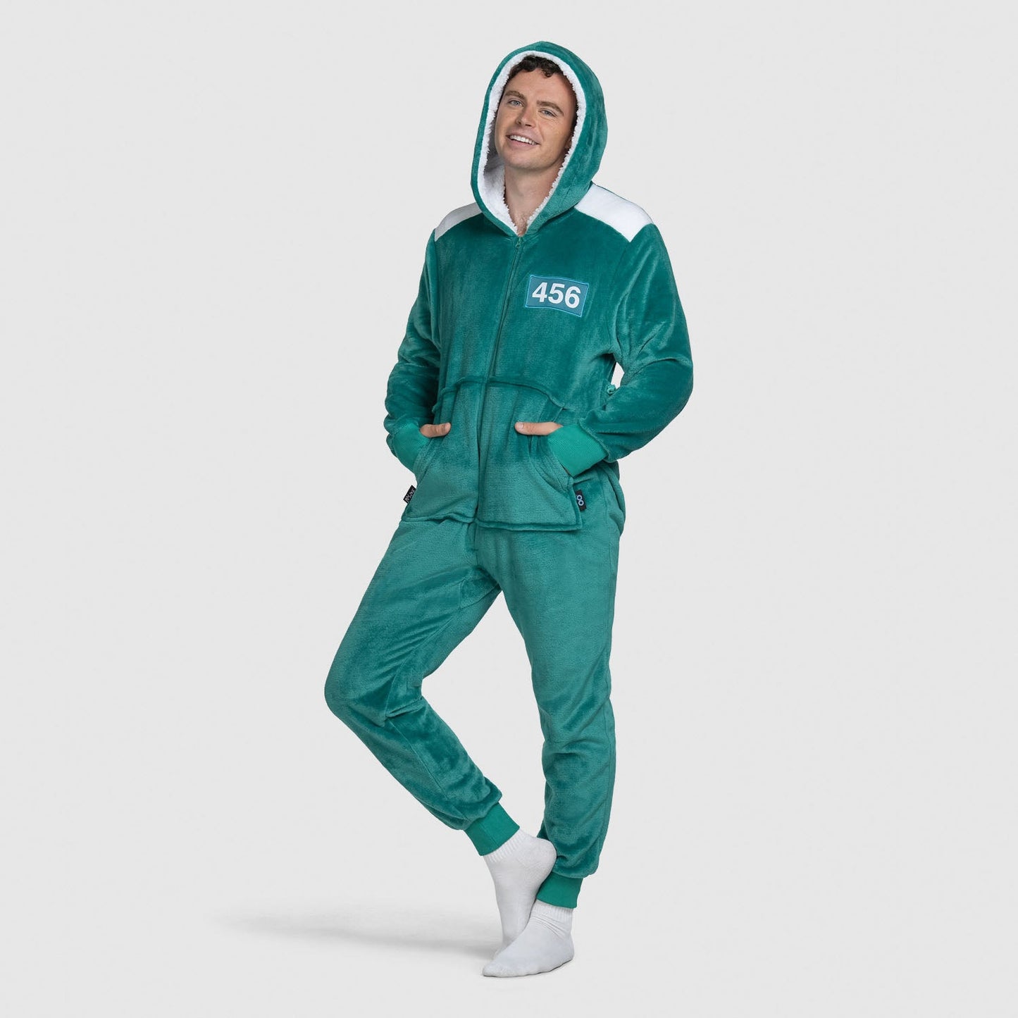 size: Jake is 191cm wearing a size L/XL
