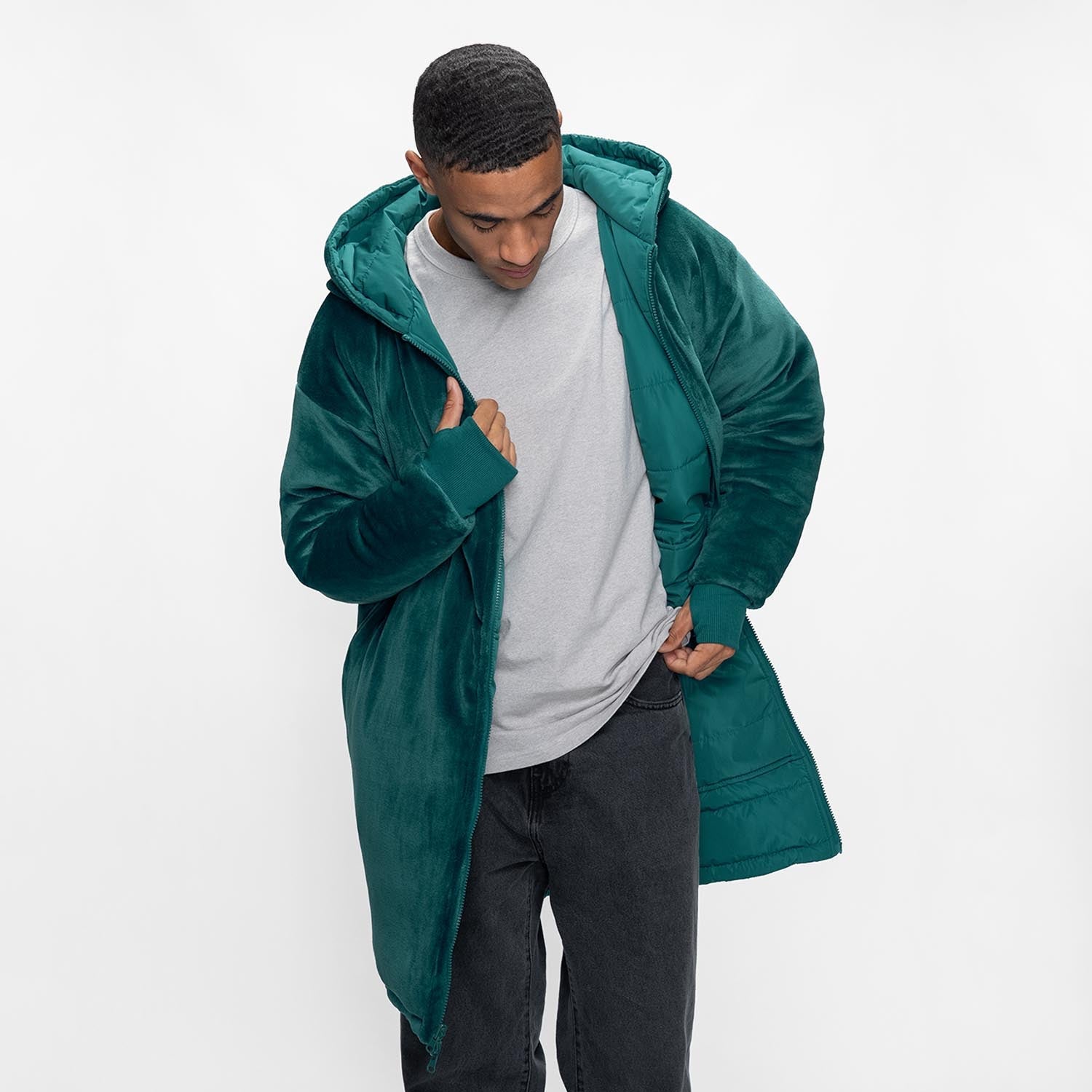 size: Asher is 6ft wearing a size L/XL